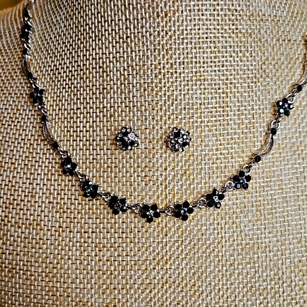 Vintage Silver Tone Black Flower Rhinestone 15" Choker & Stud Earring Set - Picture 3 of 8